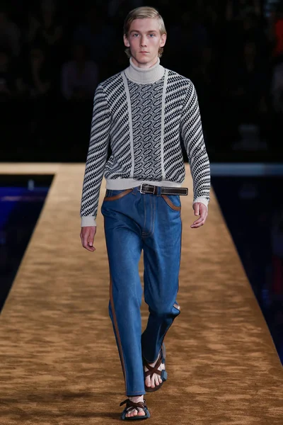 Look 21